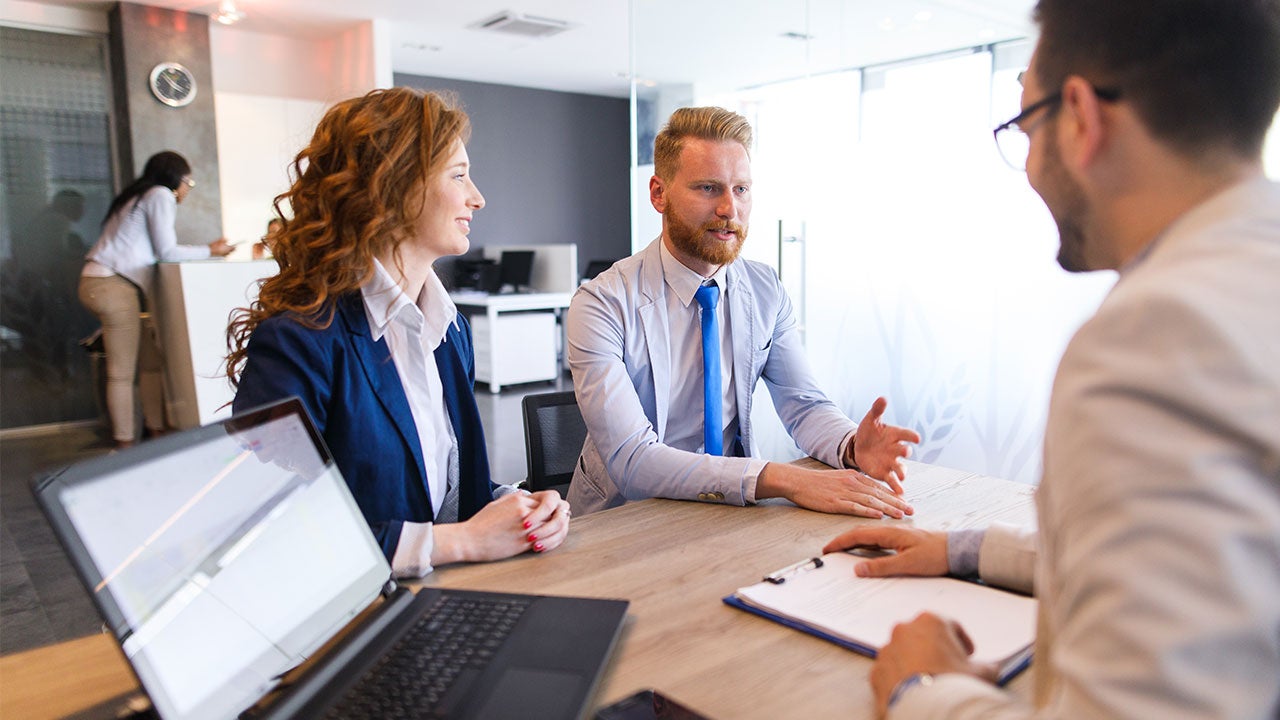 What Is a Mortgage Broker and How Do They Help Homebuyers? | Bankrate