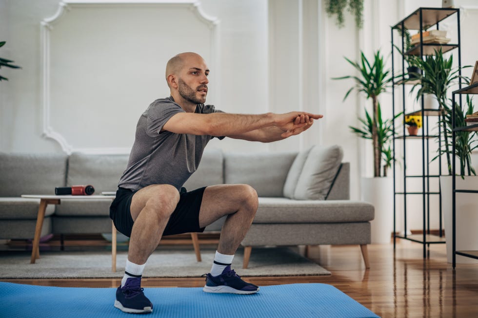 How to the Do Bodyweight Squats Exercise for Leg Day Workouts